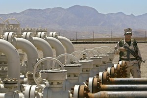 Thế giới cần dầu từ Iraq, nhưng cần hơn từ Mỹ