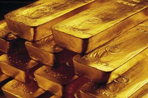 Vàng đứng dò động thái của Fed