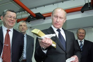 Nga đang hùng hục tích trữ vàng