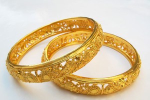 Vàng lắc trở lại, USD quay đầu giảm