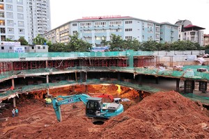 Nhà đầu tư thứ cấp là một trong những nguyên nhân gây nên tình trạng bất ổn trong giá sản phẩm, thậm chí có thể gây ra hiện tượng bong bóng bất động sản