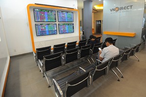 VNDIRECT chuyển sàn HOSE từ ngày 18/8