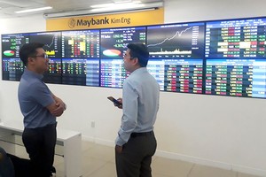 Gọi tên lý do thanh khoản thị trường chứng khoán giảm sâu 