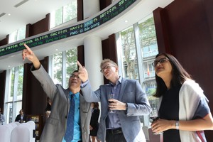 Nhà đầu tư cần lưu ý hơn khi quan sát biểu đồ lợi nhuận và thành tích của các doanh nghiệp niêm yết (ảnh Lê Toàn)