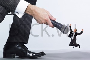 Nhà đầu tư nhỏ có nên mua theo Chủ tịch Tập đoàn Tiến Bộ (TTB)?