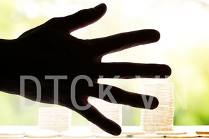 Nghi vấn thao túng giá chứng khoán phái sinh