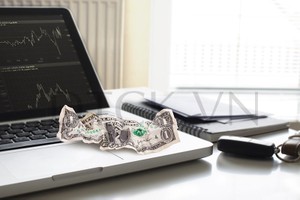 Chứng khoán phái sinh quốc tế: Miếng pho mát trong bẫy chuột (Bài 2) - Rủi ro giao dịch “lách luật”