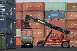 Logistics là 1 trong 3 ngành cốt lõi mà TCL tiếp tục tập trung kinh doanh trong năm 2016