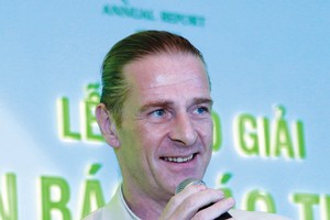 Dominic Scriven và câu chuyện về một thế hệ