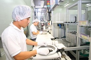 Thưởng ít, công nhân bỏ, lại lo tuyển dụng sau Tết