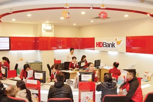 Vào mùa lương thưởng, tiền ngân hàng vẫn dồi dào