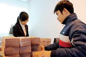 Bất động sản và tín dụng: Lửa đã gần rơm, mới... bén!