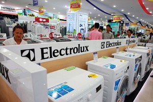 Ưu đãi lớn, hàng điện máy hút khách