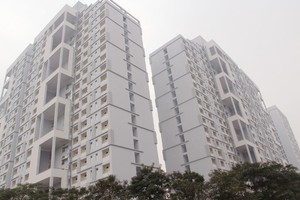 Thị trường căn hộ, khách hàng lại đợi chính sách