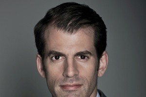 Vốn đang thoát kênh tiết kiệm chảy vào chứng khoán, bất động sản