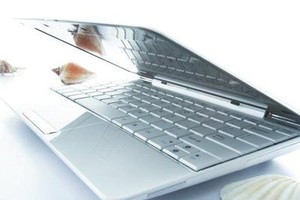 Thị trường bán lẻ hàng công nghệ: Đua ưu đãi khủng, hậu mãi trọn đời