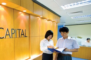 Hỏi thăm “ông chủ” các công ty quản lý quỹ ốm yếu