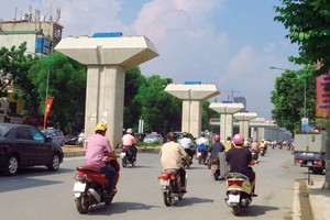 Dự án Đường sắt đô thị Hà Nội, tuyến Cát Linh - Hà Đông rất khó về đích vào cuối năm 2015         