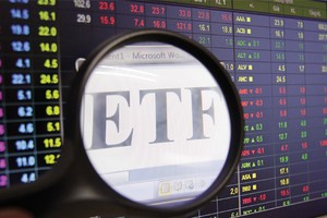 Quỹ ETF tại Việt Nam: chờ ngày “bấm nút”