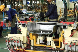 Tốn kém và rủi ro cao là những lý do khiến các doanh nghiệp ô tô không mặn mà đầu tư cho nội địa hóa tại Việt Nam