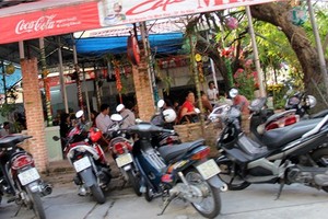 Người Đà Nẵng đến quán cà phê như một mặc định trong giao tiếp và để khởi động một ngày mới