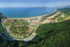 Laguna Lăng Cô (Thừa Thiên Huế) đang thu hút đông đảo du khách trong và ngoài nước