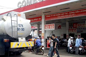 Đề nghị giảm thuế nhập khẩu xăng dầu cho tàu bay