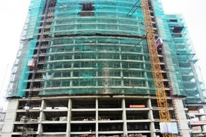 Dự án tòa nhà hỗn hợp tại phường Yên Hoà, quận Cầu Giấy của Công ty TNHH Thăng Long bị nghi xây vượt quá số tầng quy định từ 17 lên 27 tầng