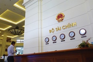 Doanh nghiệp bảo hiểm muốn “giảm chuẩn” CEO tạm quyền