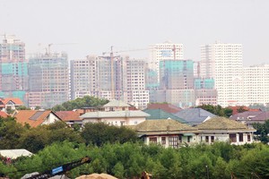 Nhiều "đại gia" bất động sản TP. HCM vẫn liên tiếp bung hàng