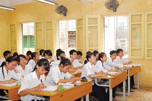 Bảo hiểm học sinh: Đến mùa lại loạn