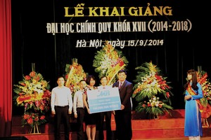 MB trao học bổng cho sinh viên Học viện Ngân hàng