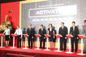 Lãnh đạo Bộ Tài chính, NHNN cùng các đơn vị liên quan cùng bấm nút, khai trương hệ thống       giao dịch trái phiếu chính phủ phiên bản 3