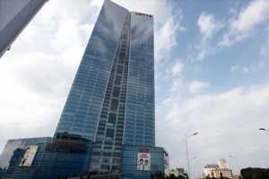 Một tháng trước đây, Lotte đã khai trương tòa nhà Lotte Center, cao thứ hai ở Hà Nội