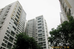 Nhiều khách hàng mua căn hộ xây thô của Dự án Mandarin Garden khi muốn thực hiện, phải mua vật liệu từ “người nhà” của chủ đầu tư - Ảnh: Phương Anh