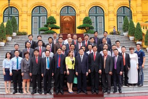 Thế hệ những doanh nhân Việt Nam ngày càng đóng vai trò quan trọng trong sự nghiệp phát triển kinh tế đất nước. Các doanh nhân cũng luôn nhận được sự quan tâm của các lãnh đạo Đảng và Nhà nước