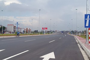 Đầu Cầu Nhật Tân, phía huyện Đông Anh chưa chính thức thông xe, giá đất nền đã “nổi sóng”