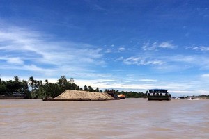 Dòng vốn xã hội hóa sẽ mở ra cơ hội làm sống lại các tuyến, luồng thủy nội địa. Ảnh: Anh Minh