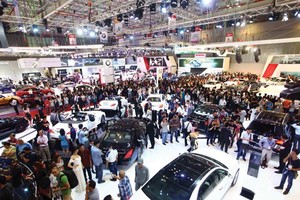 Nhiều thương hiệu xe sang hội tụ tại Vietnam Motorshow 2014. Ảnh: Lê Toàn