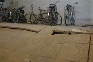 Tình trạng xuống cấp tại khu tái định cư Đền Lừ 2 (Ảnh minh họa: Internet)