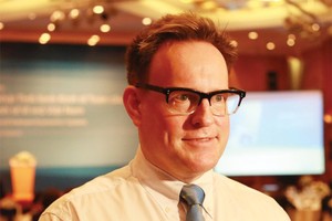 Ông Glenn B. Maguire, chuyên gia kinh tế trưởng ANZ khu vực Nam Á, ASEAN và Thái Bình Dương