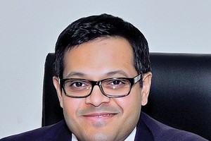  Ông Avinash Satwalekar