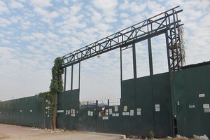 Lô đất C3, Khu đô thị Nam Trung Yên (quận Cầu Giấy) của Tập đoàn Thùy Dương đã nhiều lần bị nhắc nhở, nhưng vẫn bị bỏ hoang và sử dụng sai mục đích từ 3 năm nay