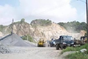 Các doanh nghiệp ký cam kết không xếp hàng vượt quá trọng tải cho phép trên địa bàn tỉnh Kiên Giang