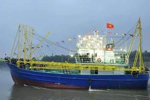 Tàu mẫu chụp mực vỏ thép số 01 - thiết kế V016, do Công ty CP Kỹ thuật đóng tàu Việt Nam (Visec) thiết kế, Công ty CP CNTT Sông Đào (thuộc Tổng công ty Công nghiệp tàu thủy-SBIC) đóng mới và hoàn thành sau 5 tháng thi công.