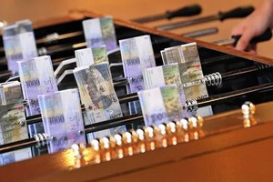 Hàng tỷ USD của các nhà đầu tư đã bốc hơi trong mấy ngày qua do việc chạy đua phá giá đồng tiền