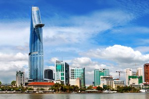 Tháp tài chính Bitexco long lanh hơn một phần nhờ "phông nền" xấu!