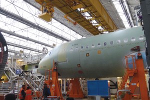 Bên trong xưởng sản xuất máy bay của Airbus