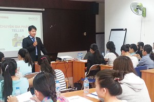 Tại lớp học, hầu hết giao dịch viên quan tâm đến vấn đề rào chắn rủi ro pháp lý cho bản thân khi nhận được “lệnh tắt” từ sếp 