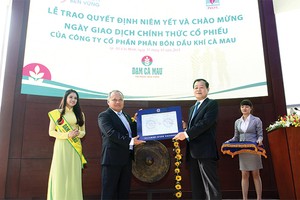 HOSE đã đồng hành cùng với DCM trong suốt quá trình thực hiện đấu giá cổ phần và niêm yết
